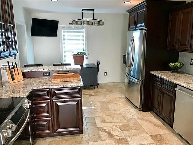 3 bed, 1490 sqft, $3,750 — Photo 3