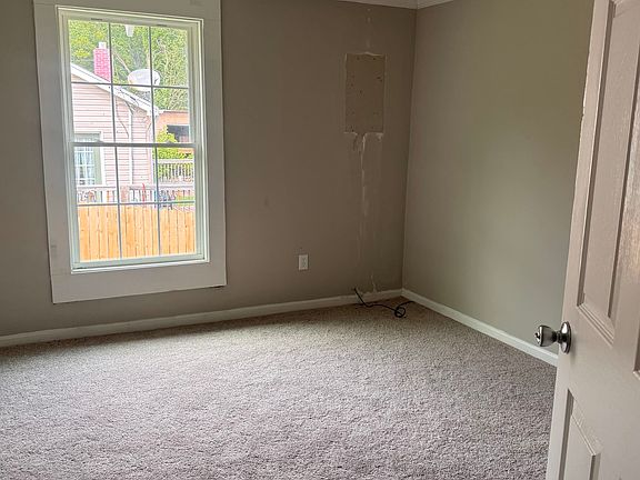 5th image of 131 Case Ave