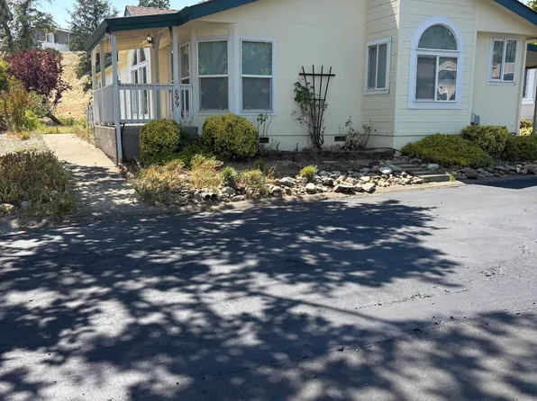 899 Tuberose Trl, Redding, CA 96003