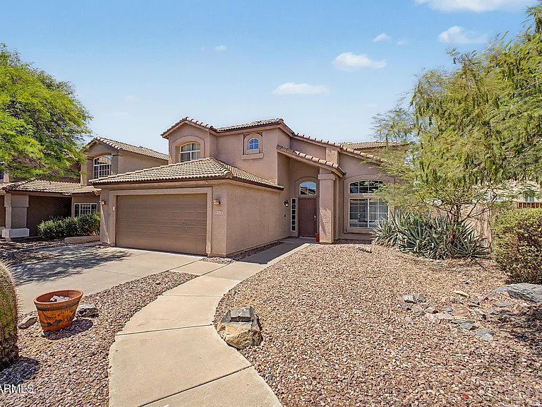 4518 E Rowel Rd — Photo 1