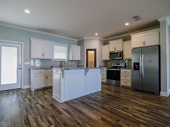 3rd image of 3947 Bettys Pl