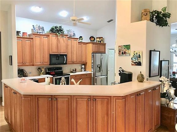 Spacious Kitchen with tons of cabinetry