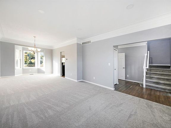 4th image of 4026 Willow Pond Dr