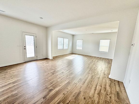 3rd image of 169 Cougar Ln