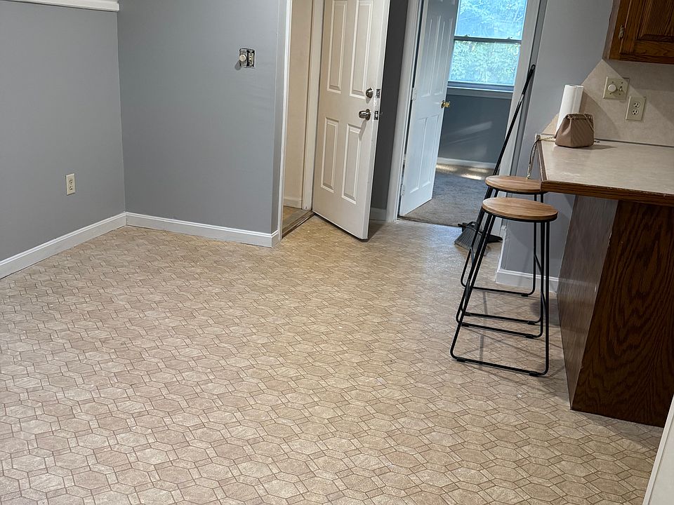 1st image of 4-6 Mystic St #3