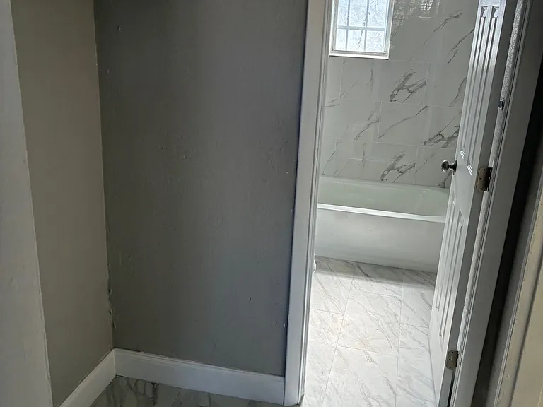 1450 NW 1st Ave #2 — Photo 3