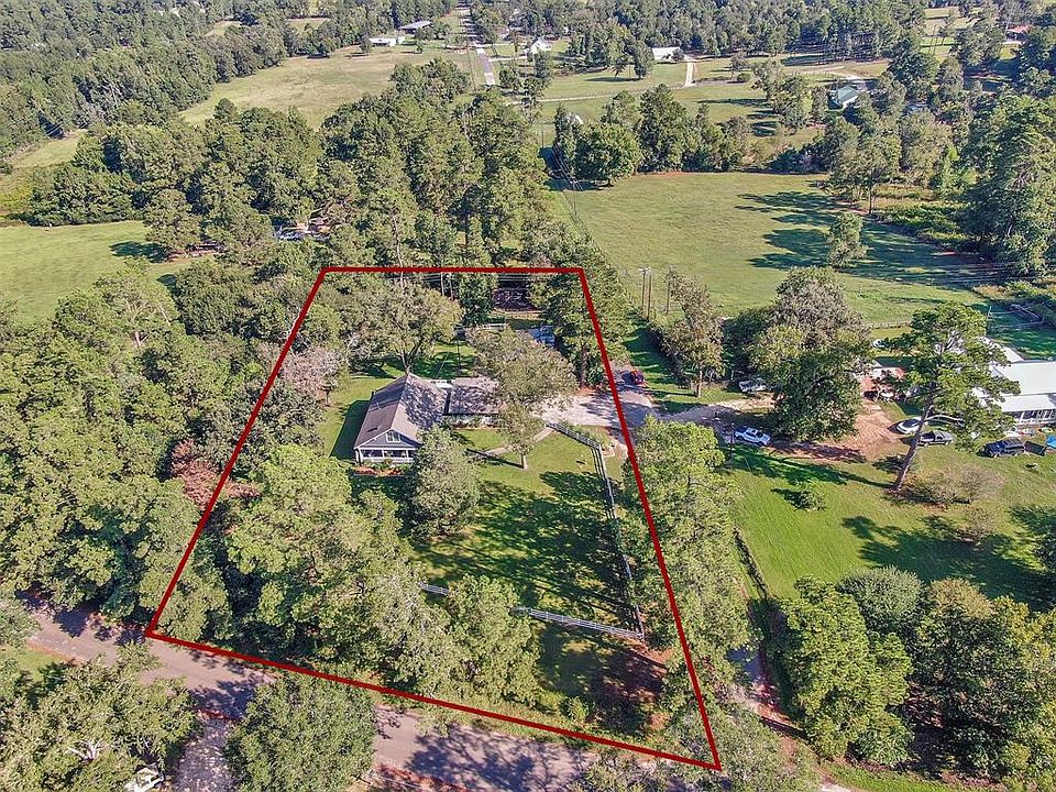 Welcome to 125 Baxter Road, Livingston, TX 77351