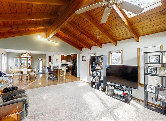 4th image of 3026 N Odell Ave