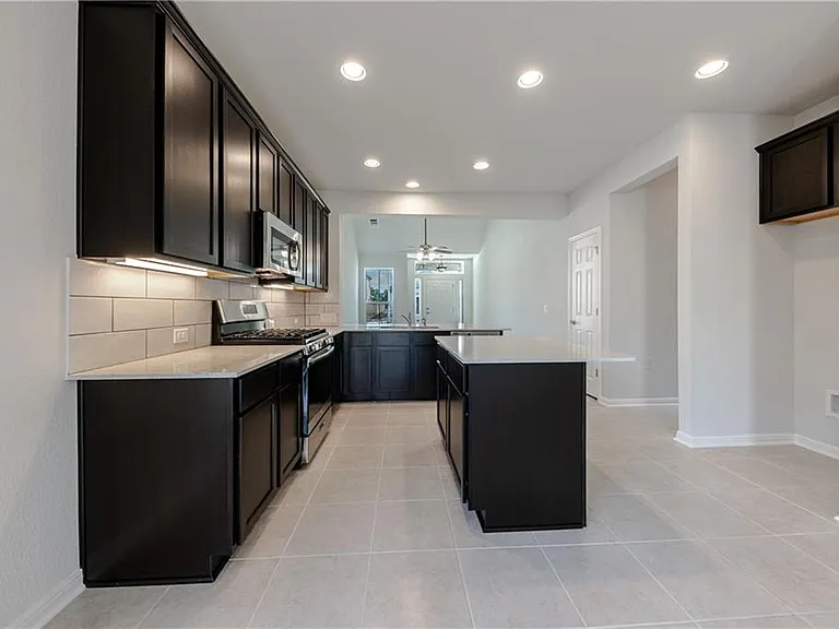 705 Durness Dr — Photo 3