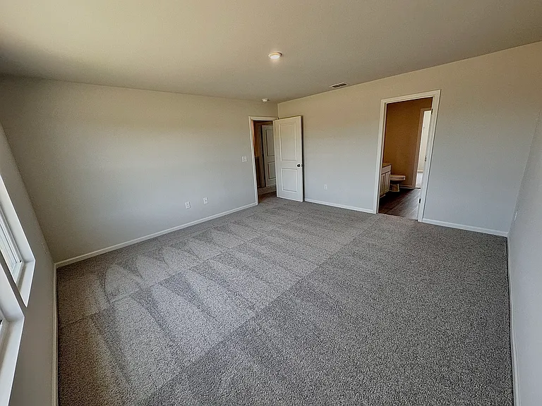 308 London Ct — Photo 12