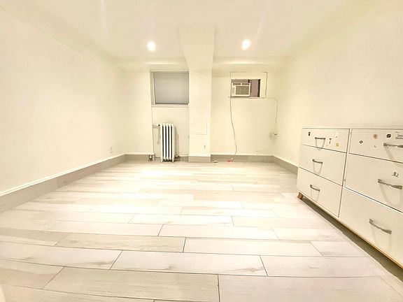 3rd image of 324 Park Pl #Ll