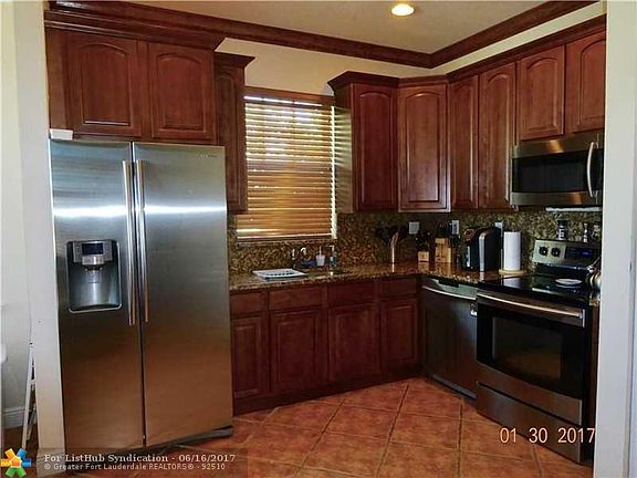 4th image of 904 NE 16th Ave #904