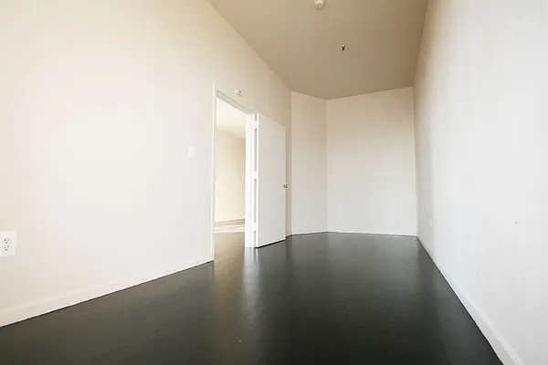 Rented by DAXS LLC | media 15