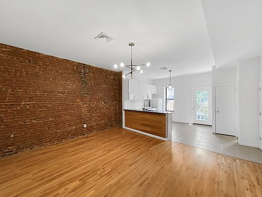 1st image of 158 E 124th St #2