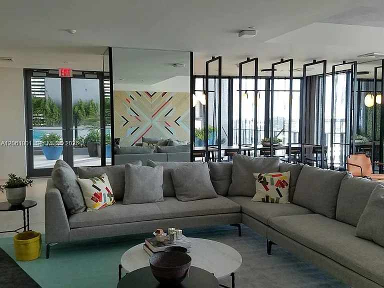 121 NE 34th St #811 — Photo 14