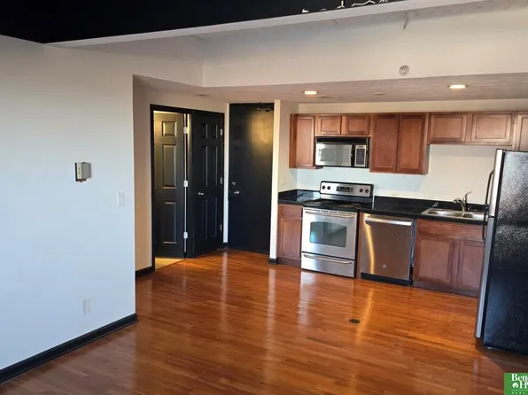 105 N 31st Ave APT 406, Omaha, NE 68131