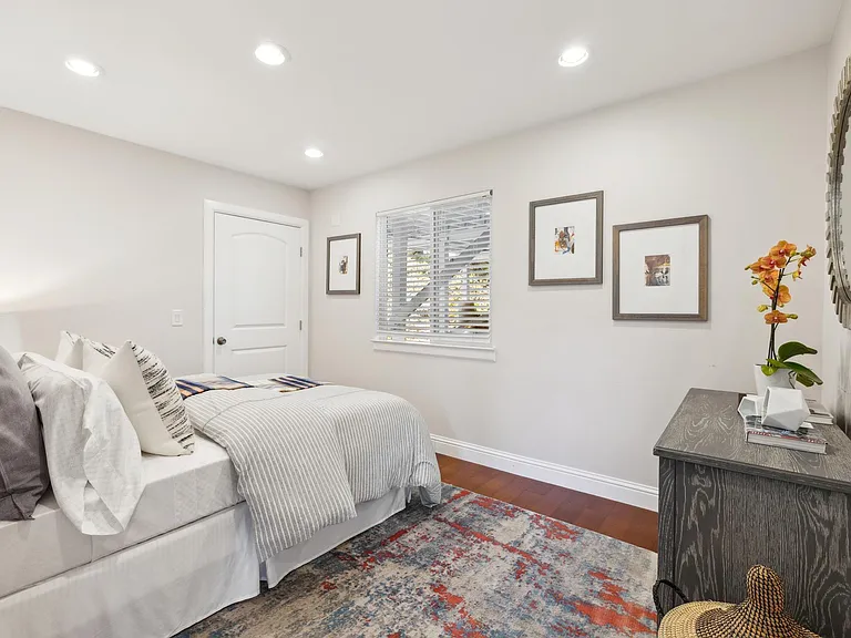 1131 W California Ave — Photo 35