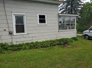 2 Cross St, Wilton, ME 04294