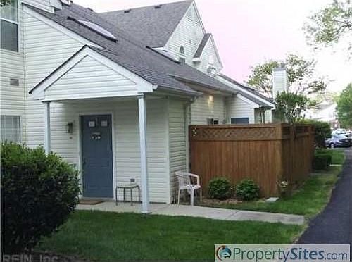 1st image of 111 Wexford Ct