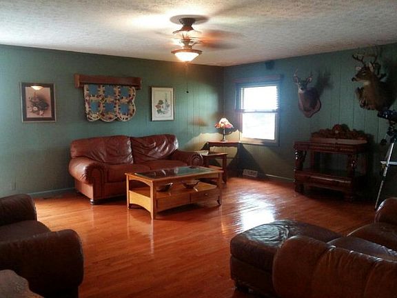 2nd image of 606 Meadowlane Dr