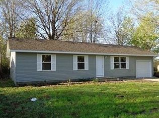1103 Bradley Ln, Carterville, IL 62918