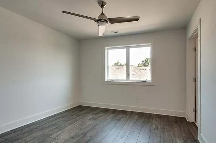 700 James Ave #8 — Photo 16