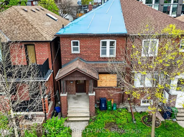 23 Fisher St, Toronto, ON M6K 1V7