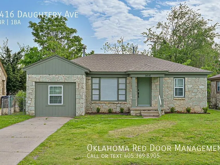 1416 Daugherty Ave — Photo 1