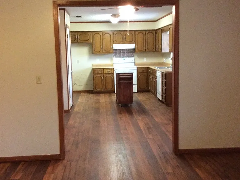 2835 Cypress Dr — Photo 3