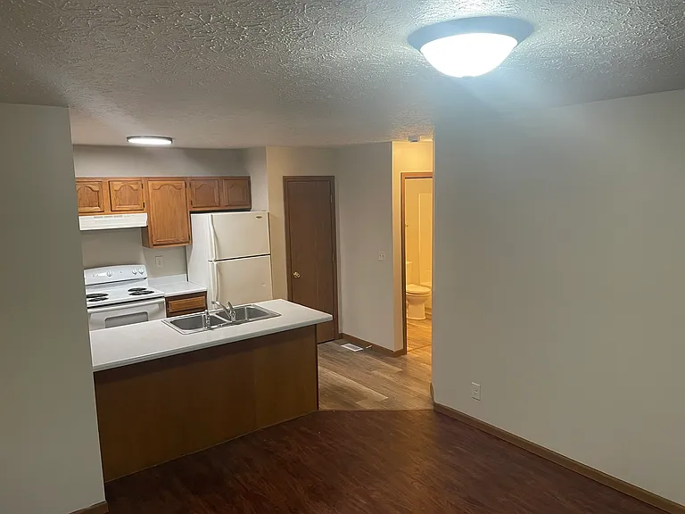 2124 Banstead Ct — Photo 14