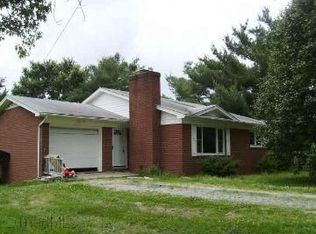 1678 Lake Rd, Thomasville, NC 27360