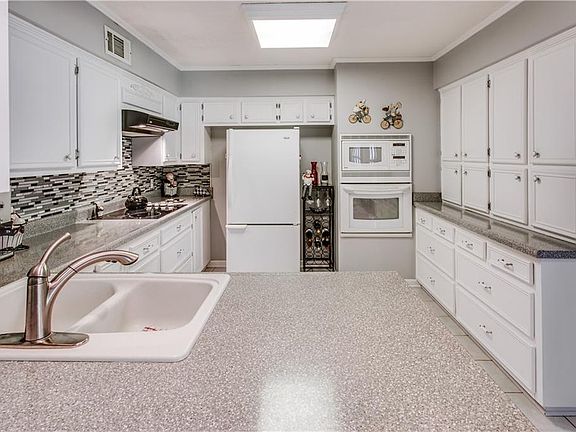 2nd image of 1201 Inverness Dr