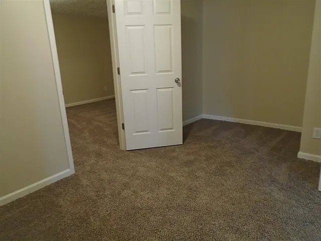 629 Victorian Cir — Photo 15