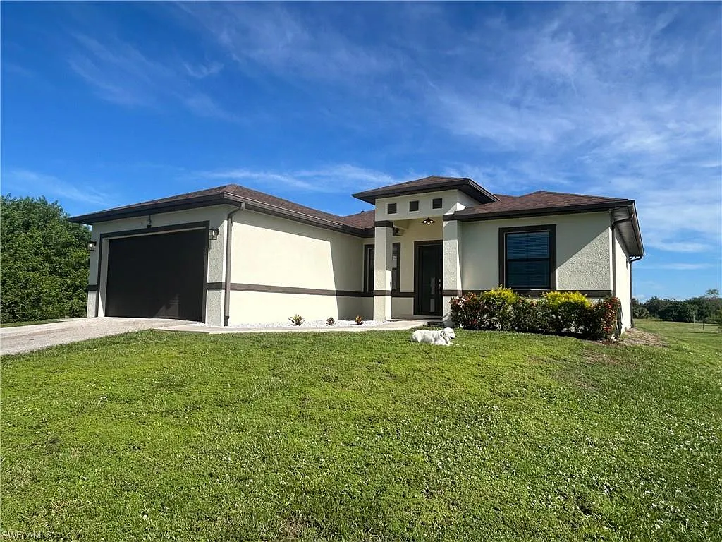 3 bed, 2.0 bath, 1631 sqft, $3,400 — Photo 3