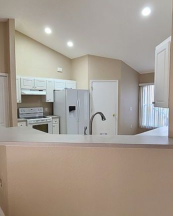 3rd image of 8332 Greystone Dr