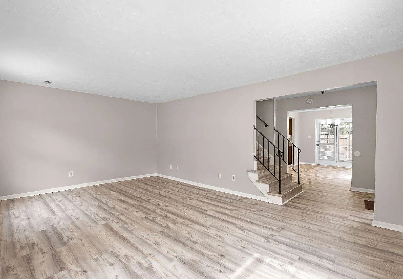 3 bed, 2.5 bath, 1500 sqft, $1,800 — Photo 3