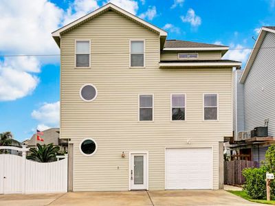 1 N Curlew St #A, La Marque, TX, 77568