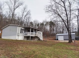 4835 Lee Creek Rd, Belleville, WV 26133