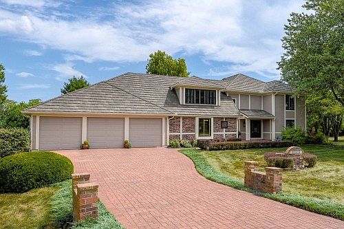 2nd image of 15335 Melrose Dr