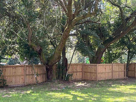 4th image of 4609 Queen Palm Ct