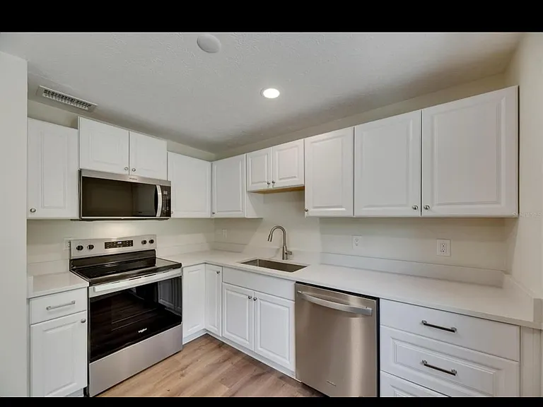 12434 Cody Dr — Photo 3