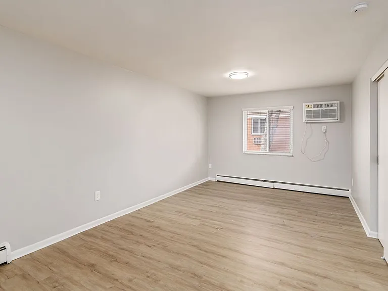 639 Riverview Dr #8 — Photo 10