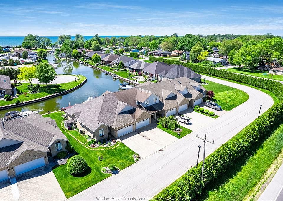 1st image of 19 Montego Bay Cres