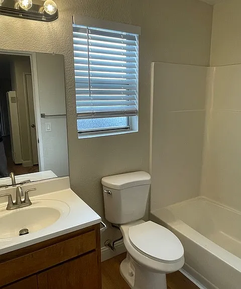 North Dutton Place Apartments — Photo 23