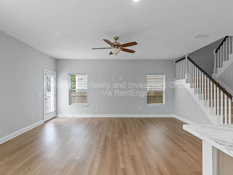 181 Johnson Ct — Photo 6