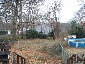 3rd image of 20 Roosevelt Ave