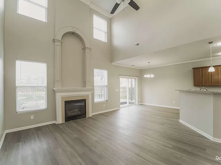 13836 Millers Creek Ln — Photo 2