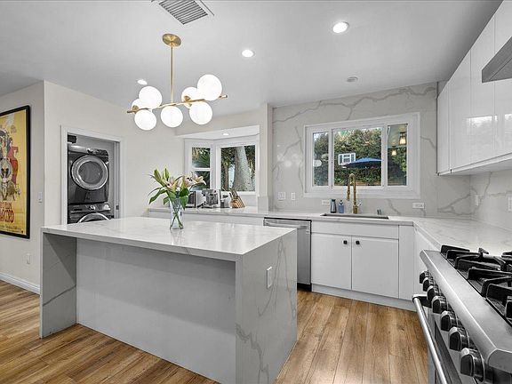 5th image of 3639 Fairway Blvd