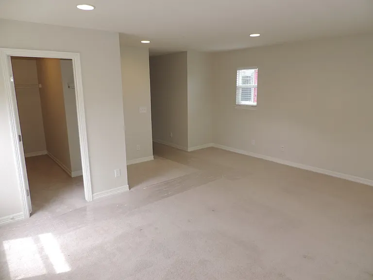 2246 Ulster St — Photo 12