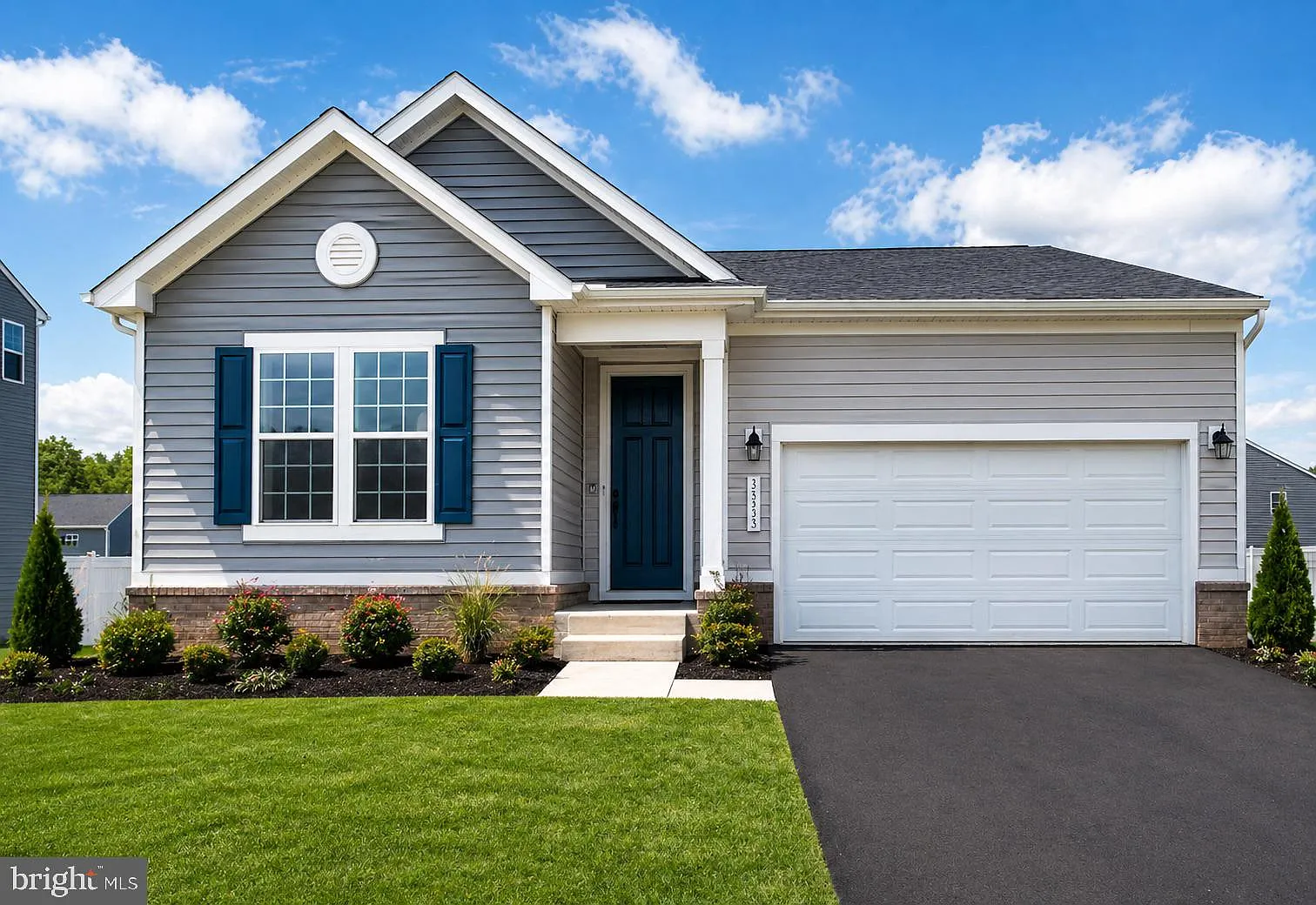 4 bed, 2.0 bath, 2400 sqft, $3,400 — Photo 1